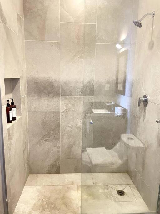 Ceiba Spacious Near The Sea And 5th Avenue Apartamento Playa del Carmen